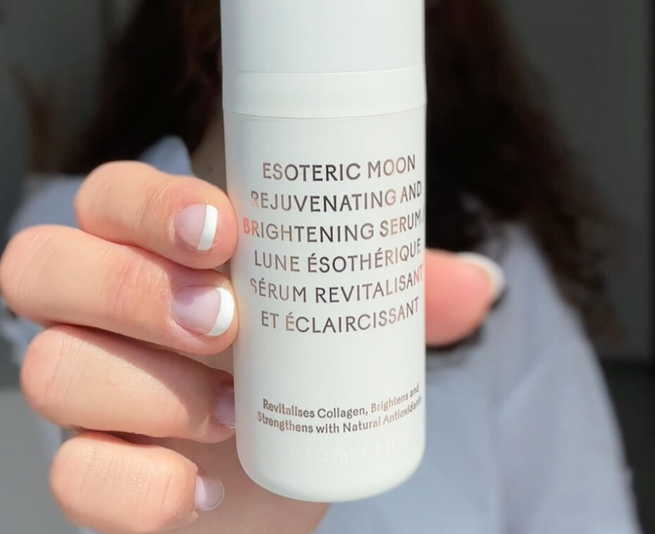 ==Un produit Anti Age naturel qui réduit les rides, purifie les pores et illumine les taches sombres pour une peau éclatante et lumineuse==